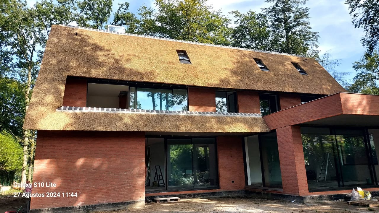 Zebra Thatch | Premium Thatching Services South Africa | Expert Thatch ...